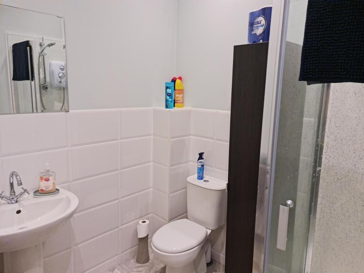 Apartmán Comfortable 2 Bed Townhouse. Near To Amenities. Beith Exteriér fotografie